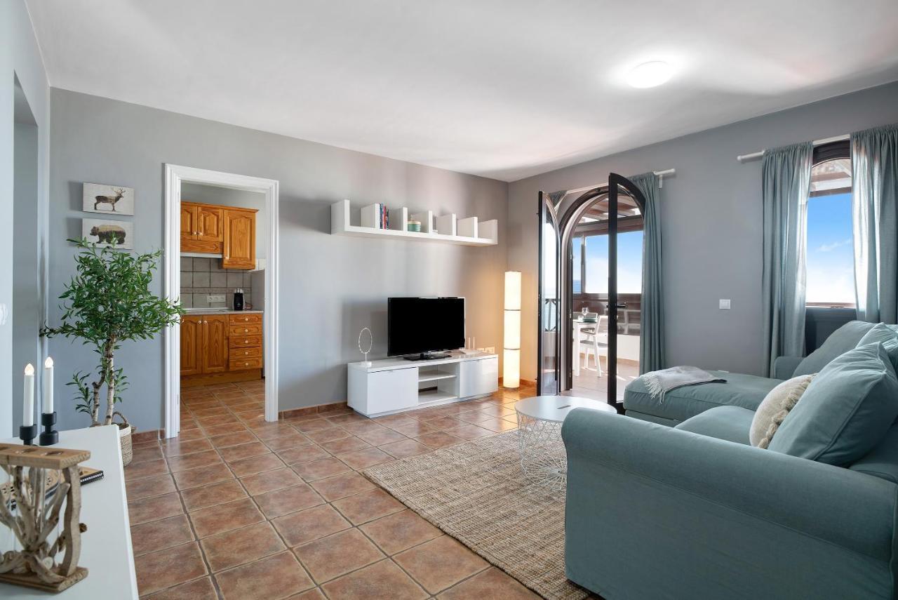 Apartamentos La Estrella III Playa Blanca  Ngoại thất bức ảnh